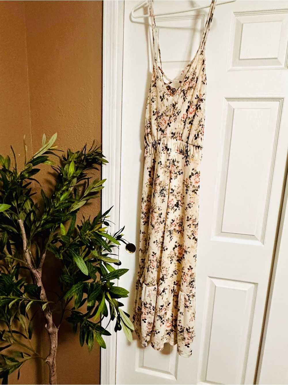 Torrid midi length dress with drape neckline. Light spring floral. - Picture 3 of 8